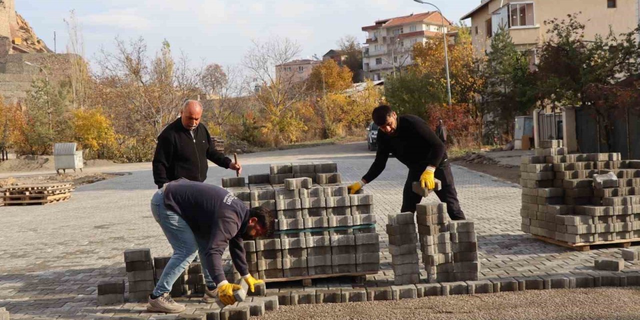 Oltu’da 115 bin metrekare parke taş döşendi