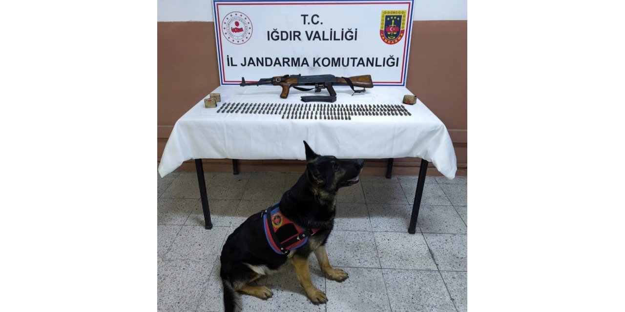 Iğdır’da silah kaçakçılığı operasyonu: Kalaşnikof tüfeği ve 264 fişek ele geçirildi