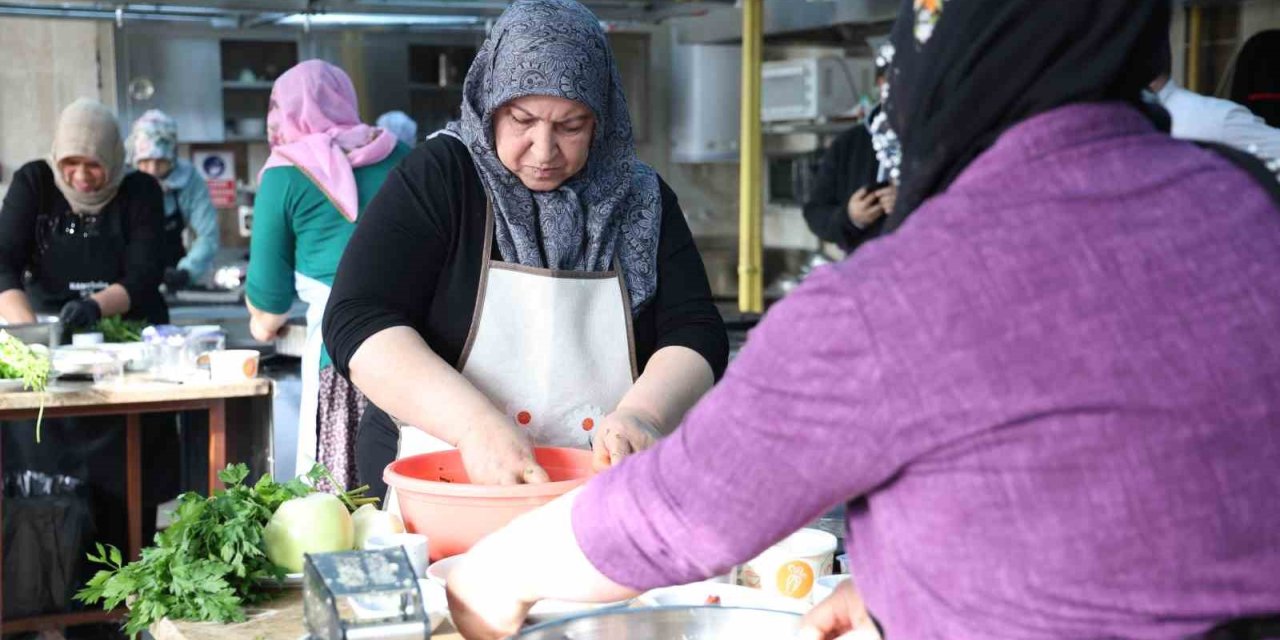 Elazığ mutfağı ulusal arenaya taşınıyor: 40 kadın geleneksel tariflerle yarıştı