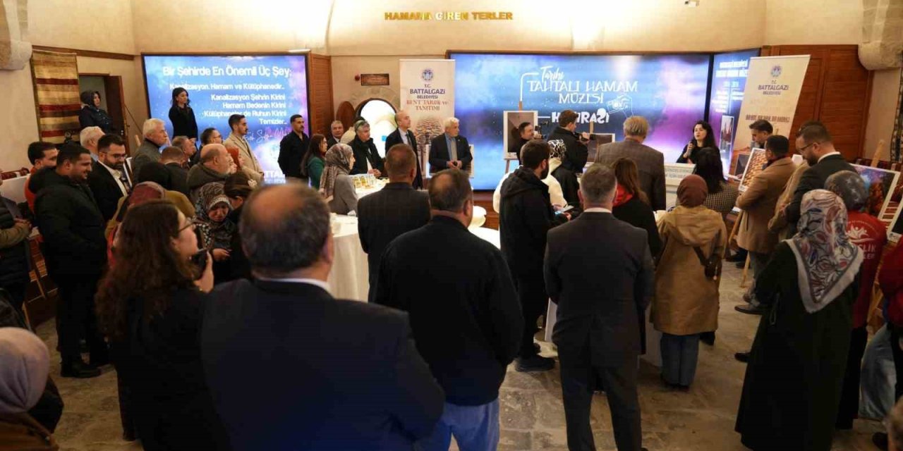 Tahtalı Hamam Müzesi’nde "Bir Kent, Bir Tarih, Bir Kadraj" fotoğraf sergisi açıldı