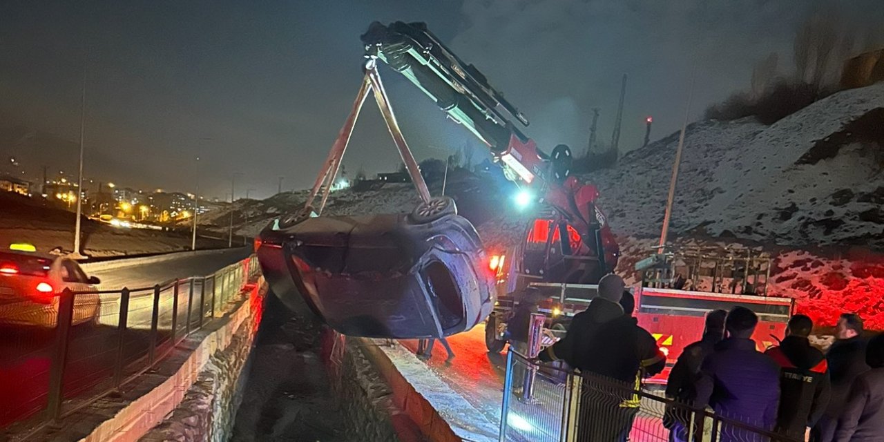 Kontrolden çıkan otomobil su kanalına düştü: 1 yaralı