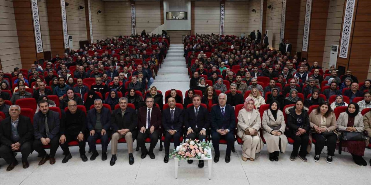 Vali Aydoğdu eğitim çalışanlarıyla bir araya geldi