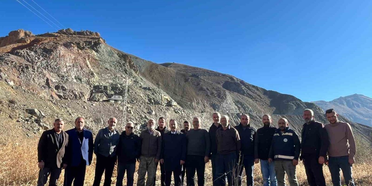 Başkan Şireci, Kemah Yücebelen yol genişletme çalışmalarını inceledi