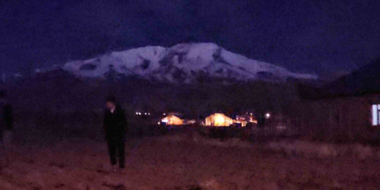 Süphan Dağı’nda kartpostallık görüntüler