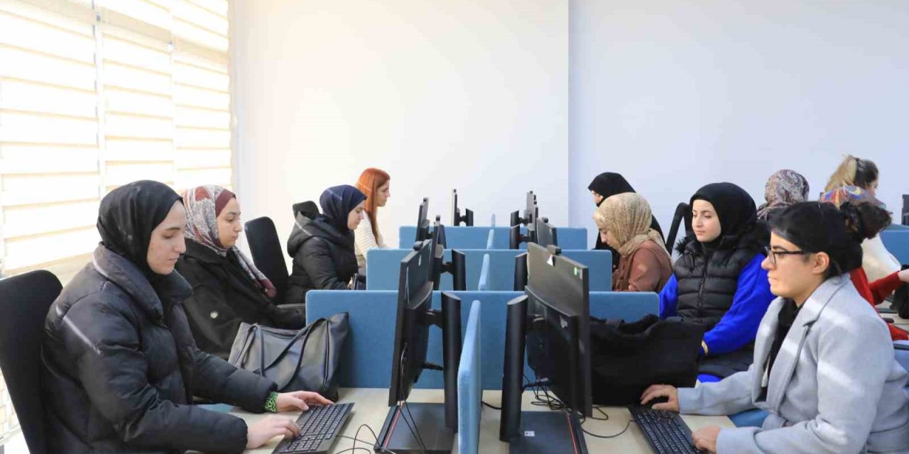 Elazığ Belediyesinde dijital eğitimler sürüyor