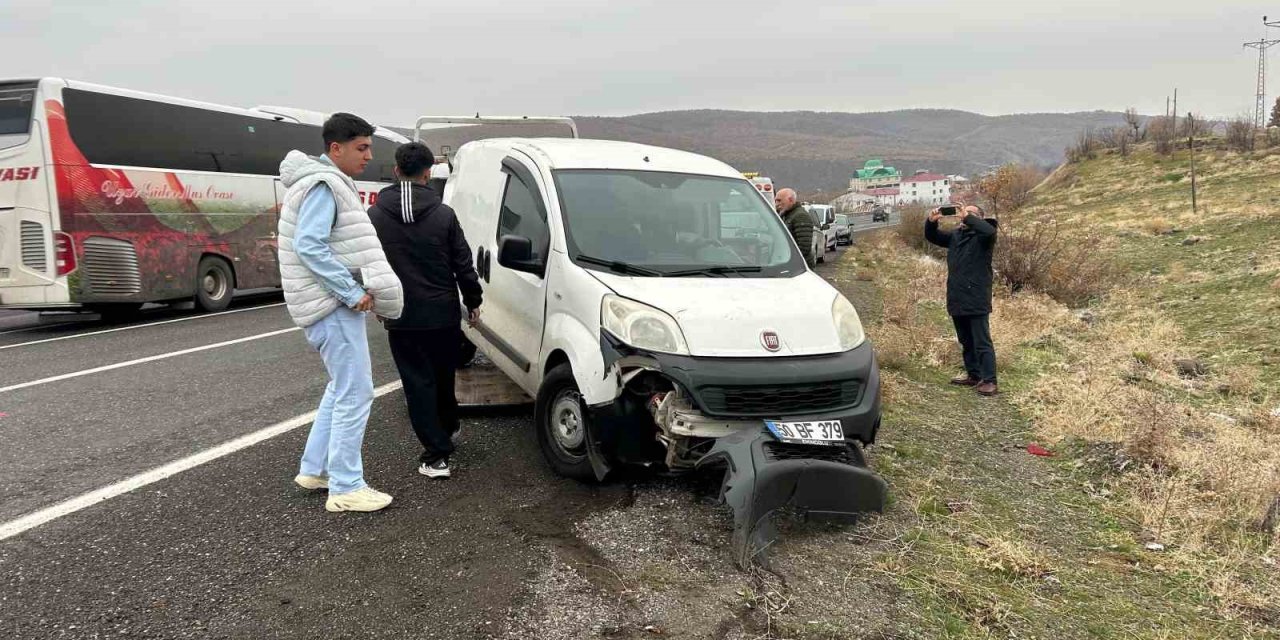 Bingöl trafik kazası: 2 yaralı