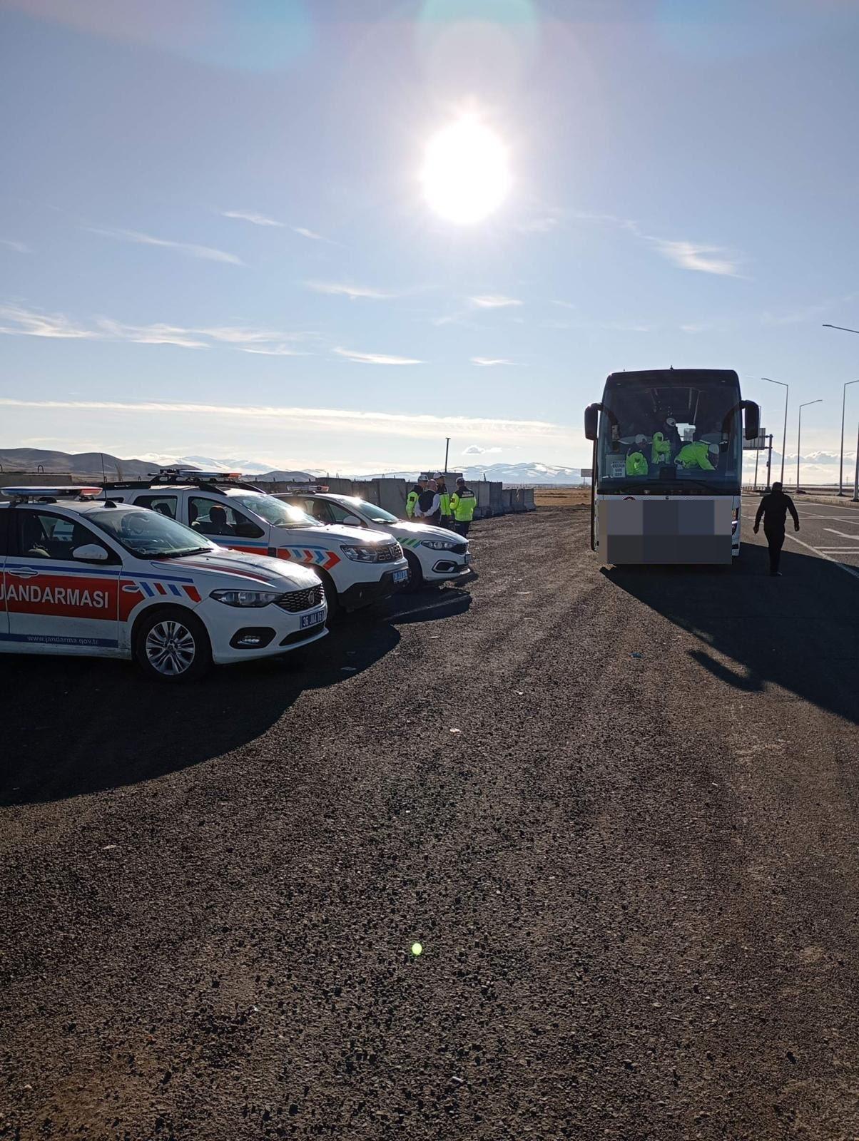 Kars’ta yük ve yolcu taşımacılığına takograf denetimi