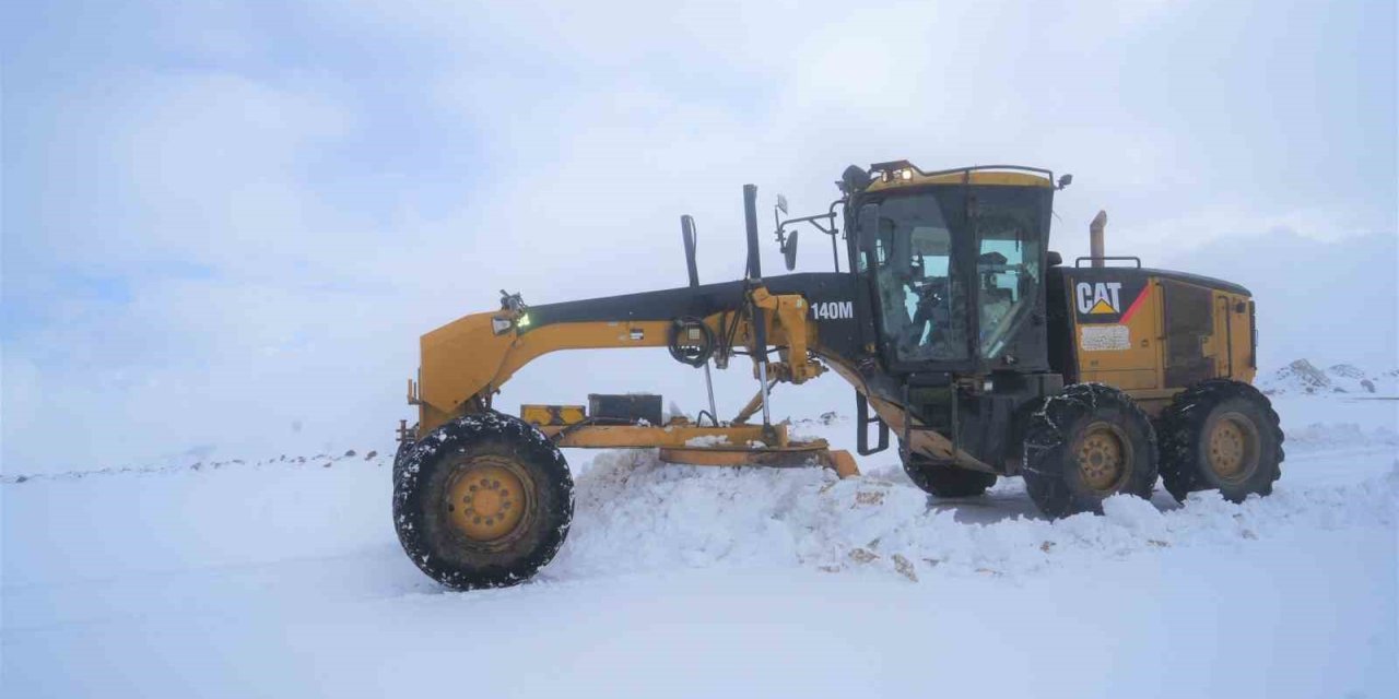 Varto’da 8 köy yolu ulaşıma kapandı