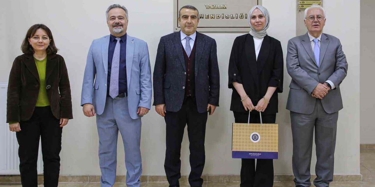 Atatürk Üniversitesi Öğretim Üyesi Prof. Dr. Rabia Meryem Yılmaz, 2025 yılı üstün başarılı genç bilim insanı ödülüne layık görüldü