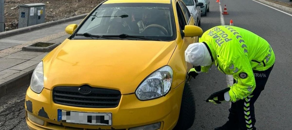 Kars’ta kış lastiği denetimi arttı