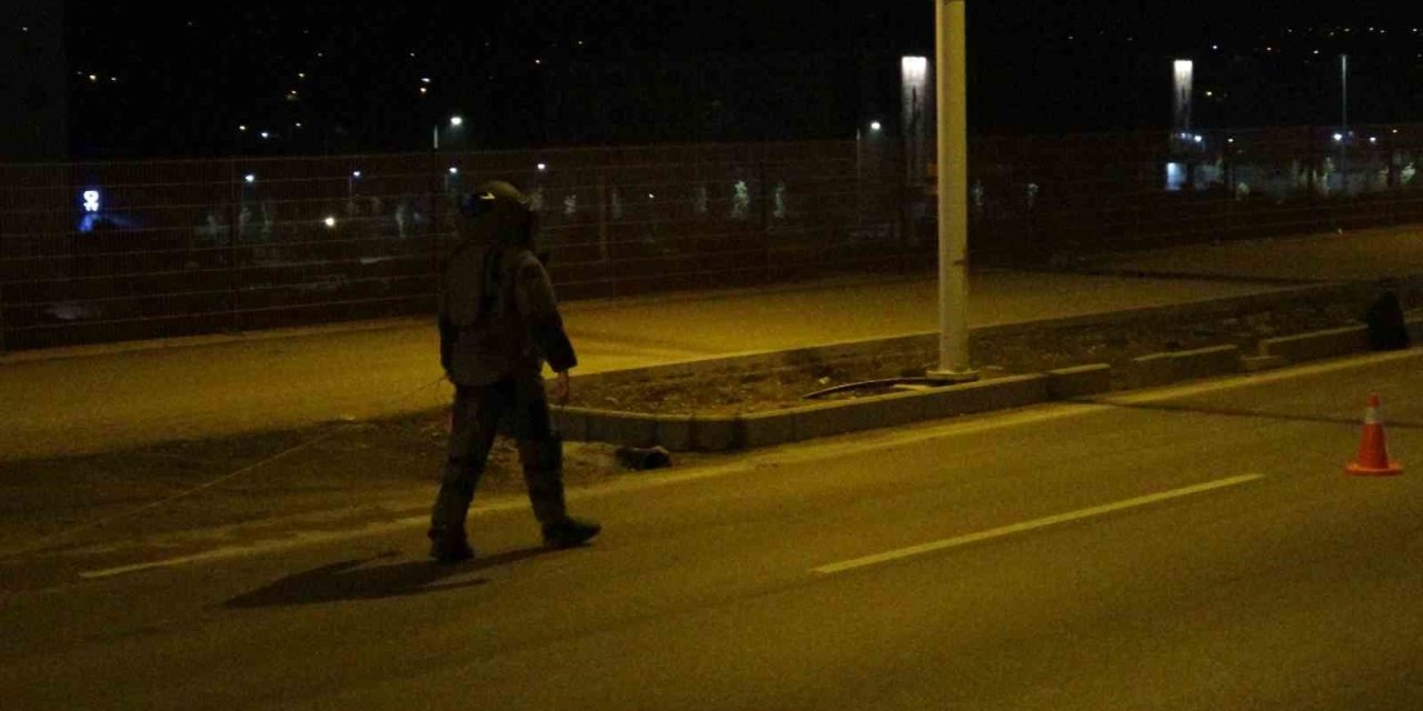 Malatya’da şüpheli çanta fünye ile patlatıldı