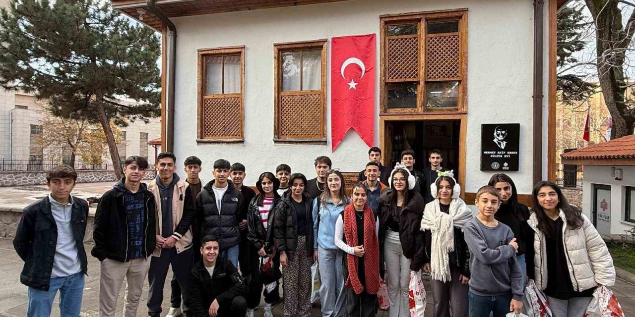 Hakkarili öğrenciler Ankara gezisinden döndü