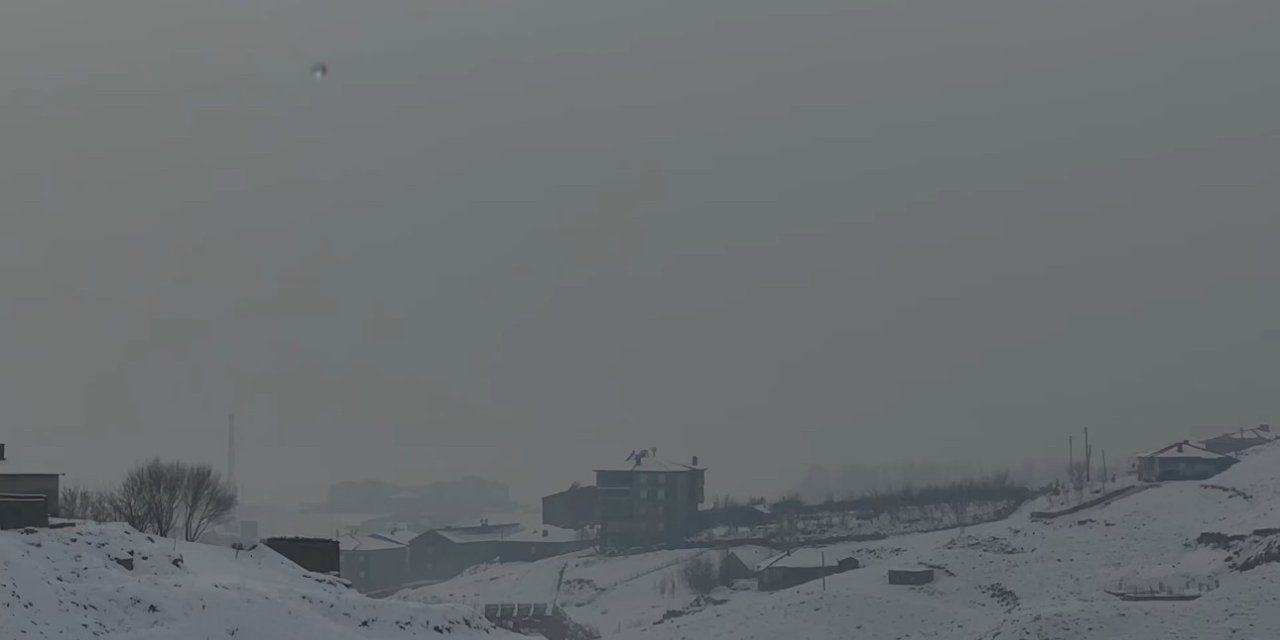 Yüksekova’da yoğun sis uçak seferlerini durdurdu