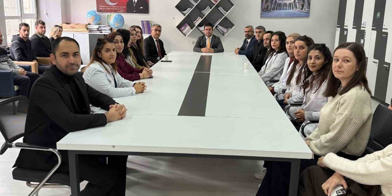 Müdür Yılmaz: "Saim öğretmenin adı spor salonunda yaşatılacak"