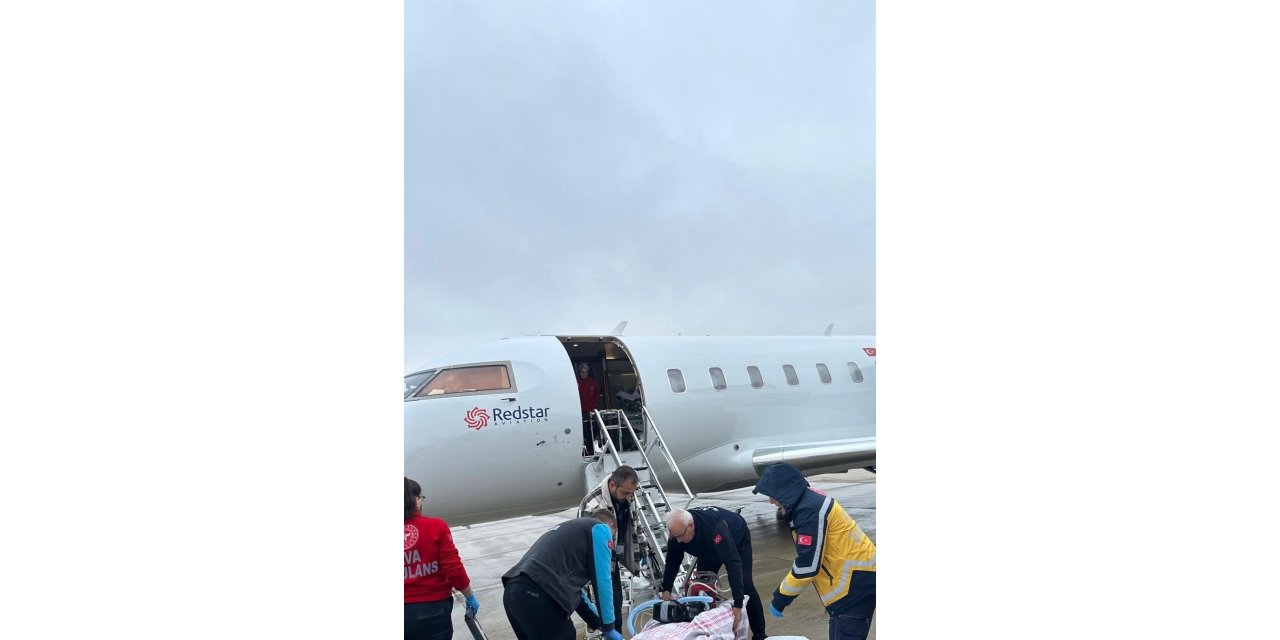 Ağrı’da riskli gebelik uçak ambulans ile Ankara’ya taşındı