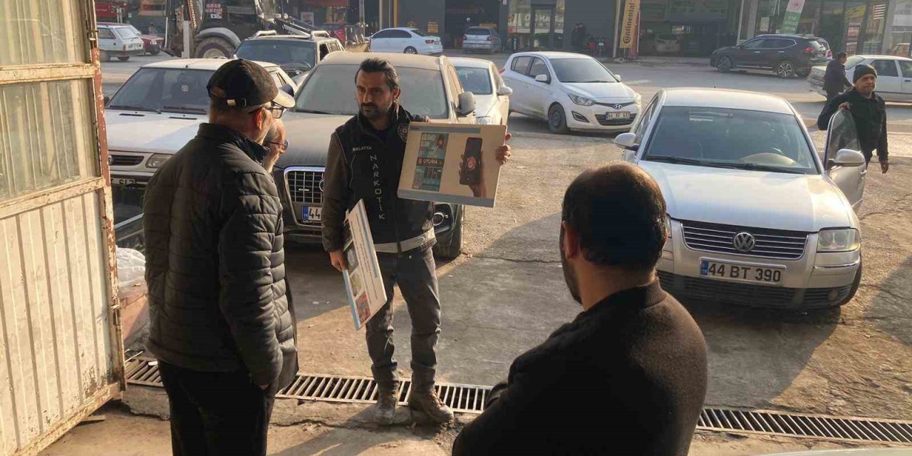 Malatya’da polisten uyuşturucuya karşı bilgilendirme çalışmaları