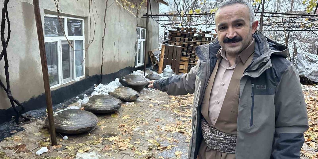 Şemdinli’nin gizemli taşları araştırılmayı bekliyor