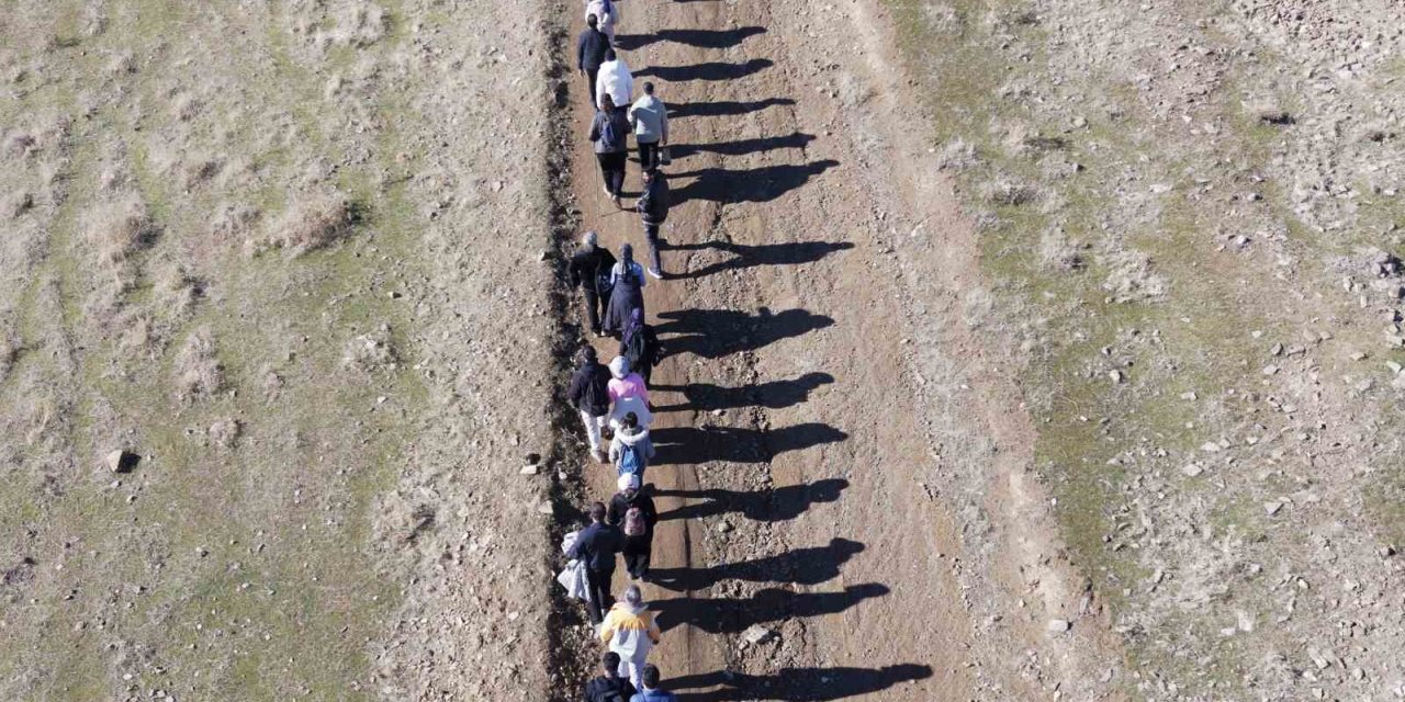 Muş’ta "Adımlarla Keşfet" projesi kapsamında doğa yürüyüşü