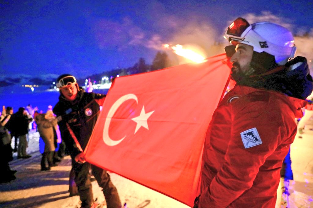 Sarıkamış Kayak Merkezi görkemli törenle sezona "Merhaba" dedi