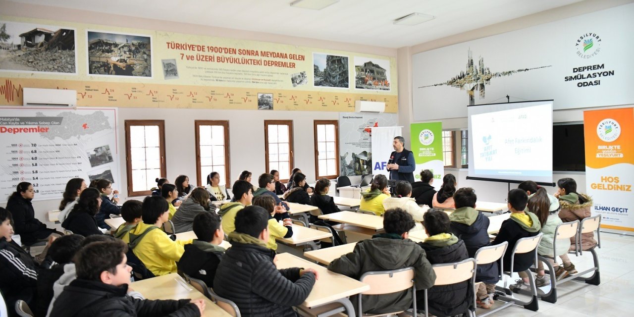Yeşilyurt’ta öğrencilere depreme karşı hayat kurtaran eğitim