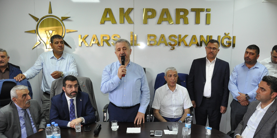 AK Parti Kars İl Başkanlığı’nda Bayramlaşma