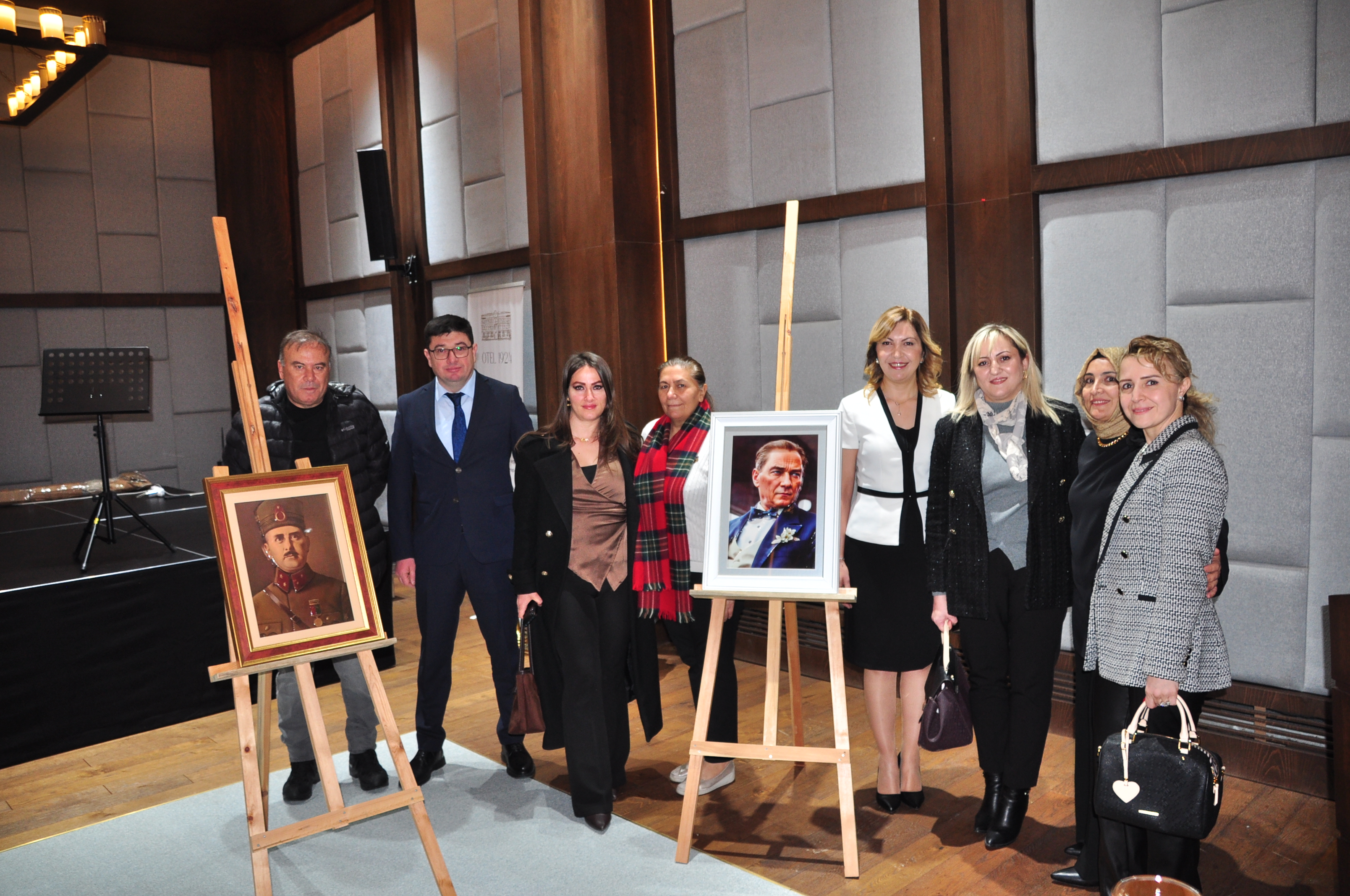 "Kadın Gözüyle Kars: Kağıda İşlenen Bir Miras" sergisi açıldı