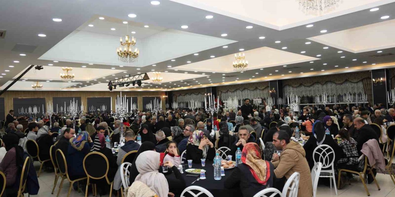 Şehit aileleri ve gaziler vefa buluşmasında bir araya geldi