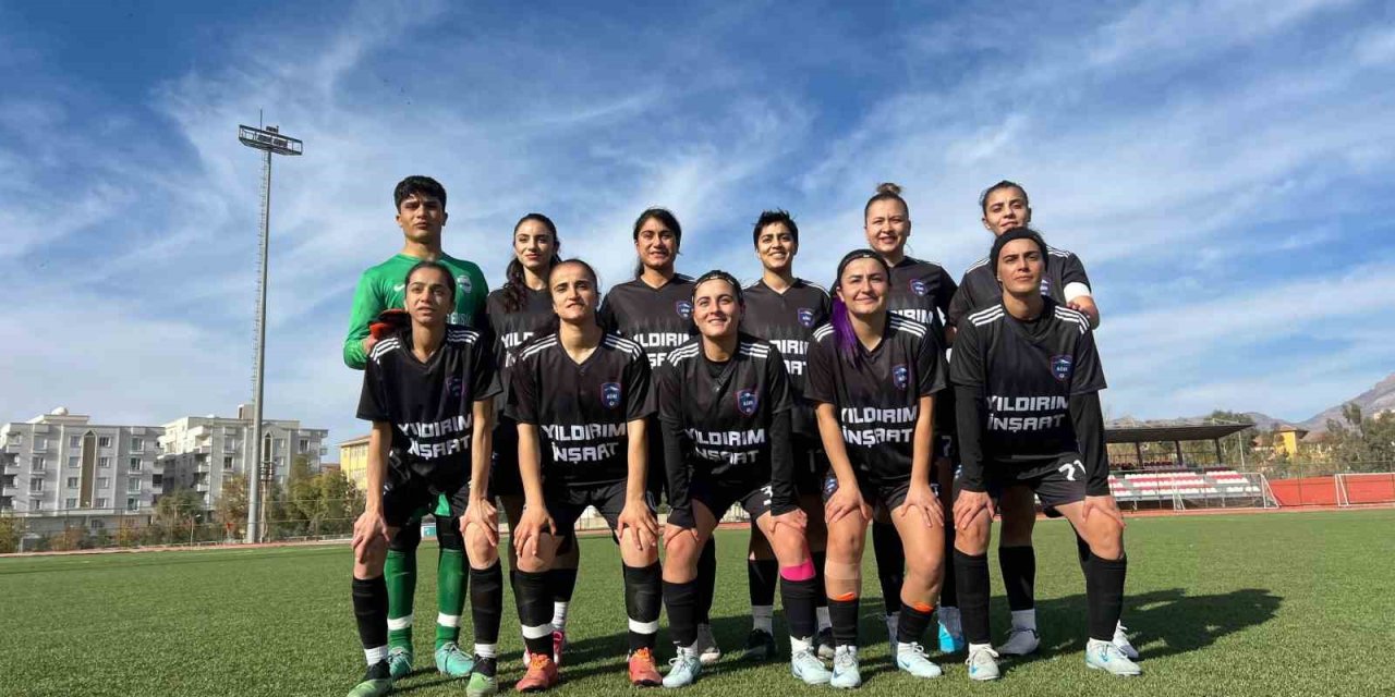 Ağrı Kadın Futbol Takımı, Silopi’den 3 puanla döndü