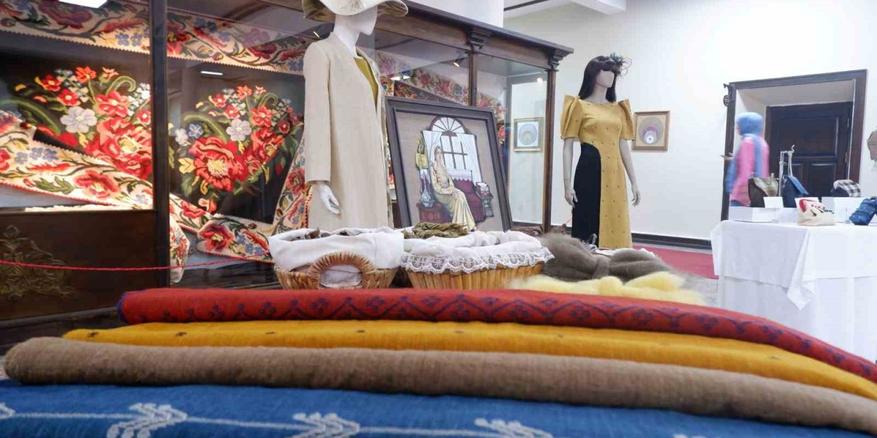 Geçmiş ve gelecek ehramda buluşuyor