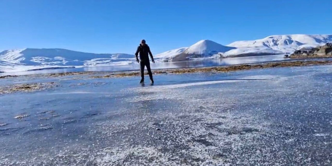 Taşlıçay Balık Gölü kısmen buz tuttu