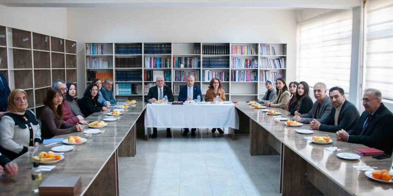 EBYÜ’de sağlık birimlerinin memnuniyet anketleri değerlendirildi