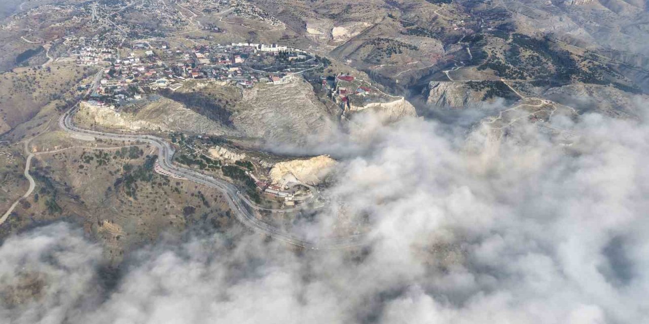 Sis perdesi altındaki Elazığ drone ile görüntülendi