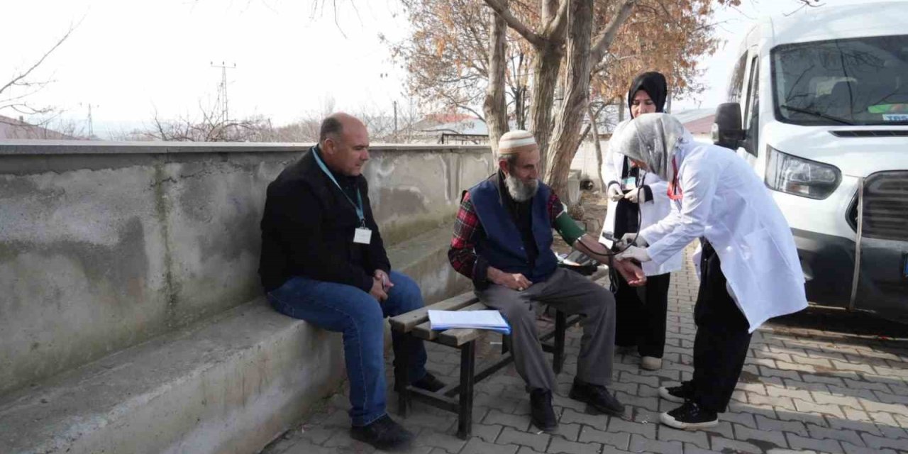 Muş’ta köy köy mobil sağlık taraması