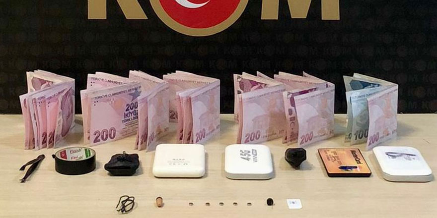 Kameralı düzenekle ehliyet sınavında kopya çekenlere suçüstü: 3 gözaltı