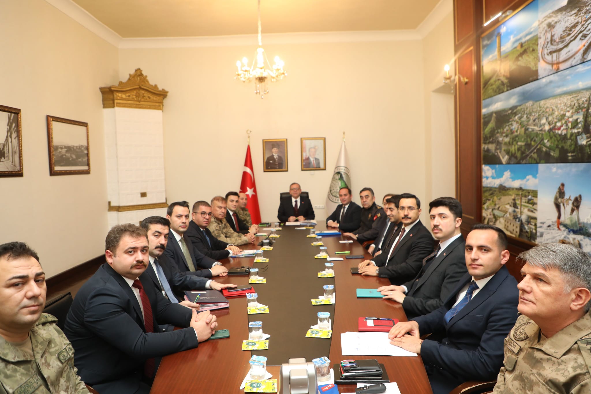 Kars’ta yılbaşı güvenlik tedbirleri masaya yatırıldı