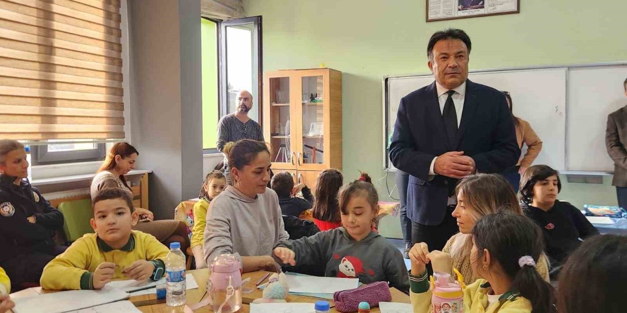 Tunceli’de çocuklar sanatla kendini keşfediyor