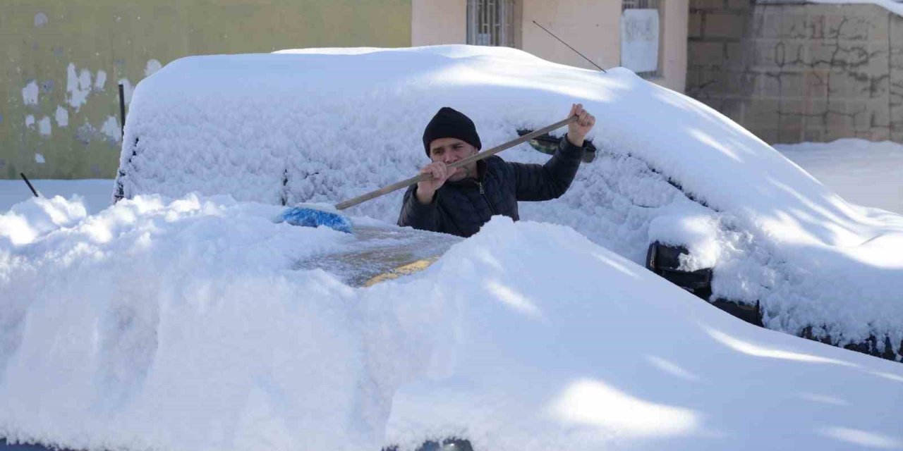 Erzurum beyaz örtüsüne büründü