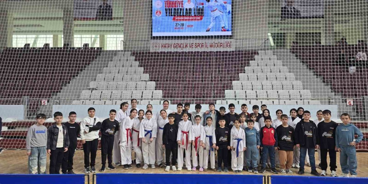 Elazığlı sporcular 45 madalya turnuvaya damga vurdu