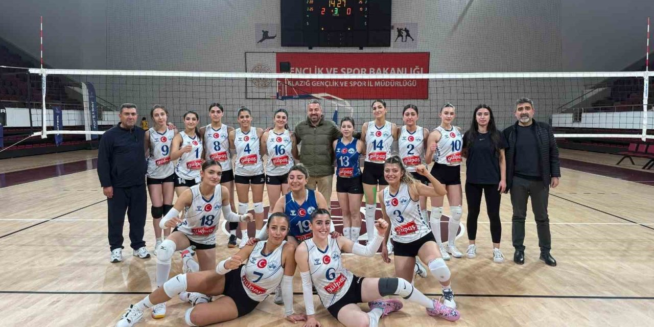 Elazığ Belediyespor Kadın Voleybol Takımı dolu dizgin gidiyor