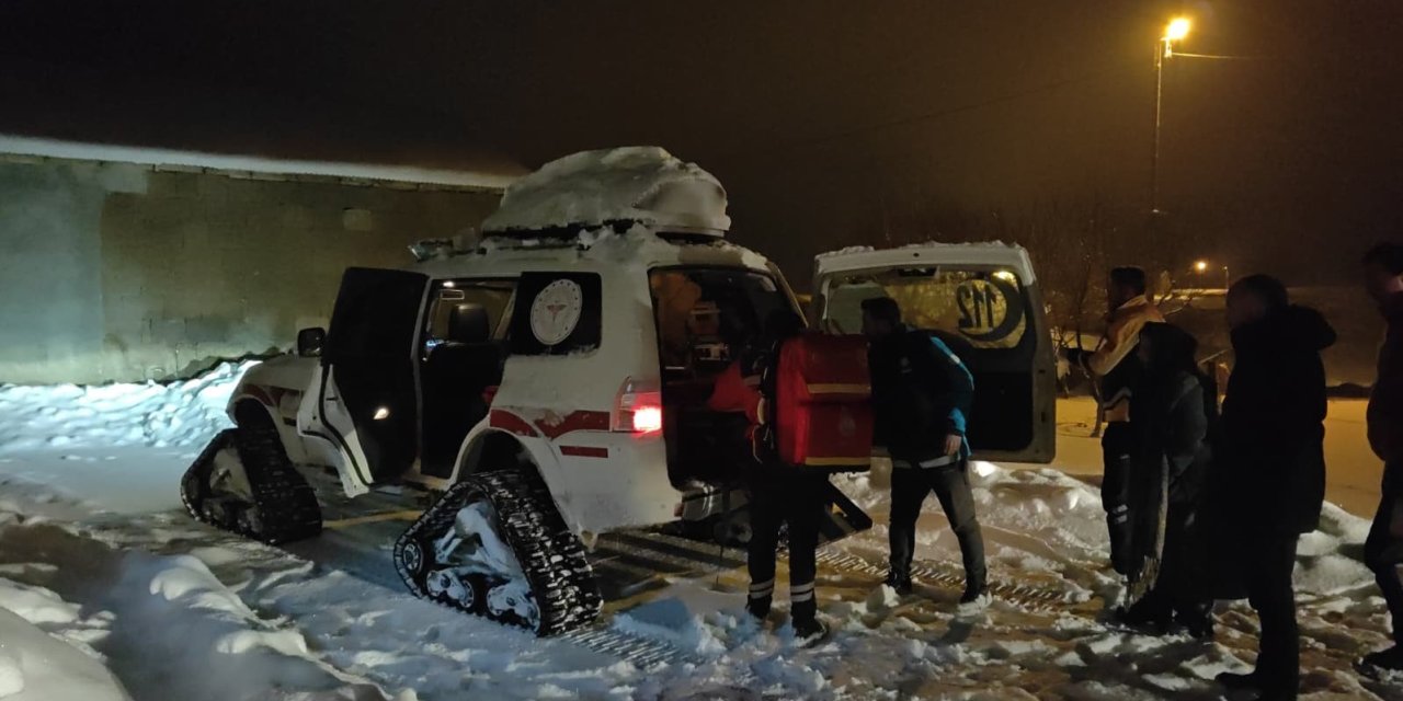 Paletli Ambulans nefes darlığı çeken öğretmen için dağları aştı