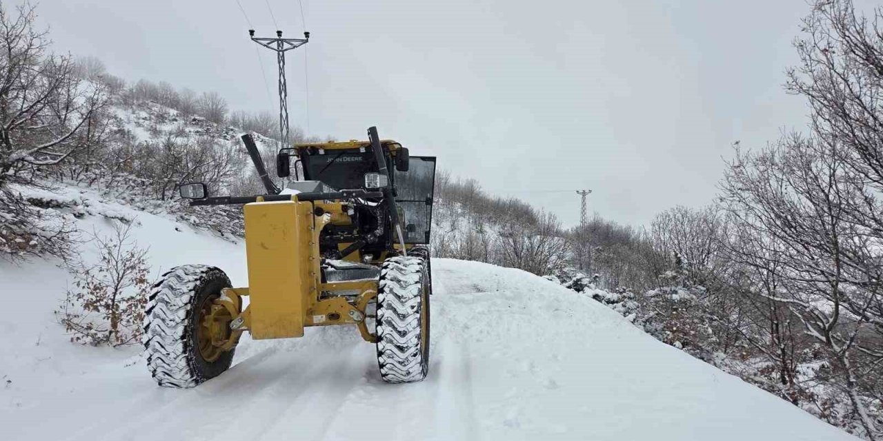Elazığ’da 88 köy yolunda çalışmalar sürüyor