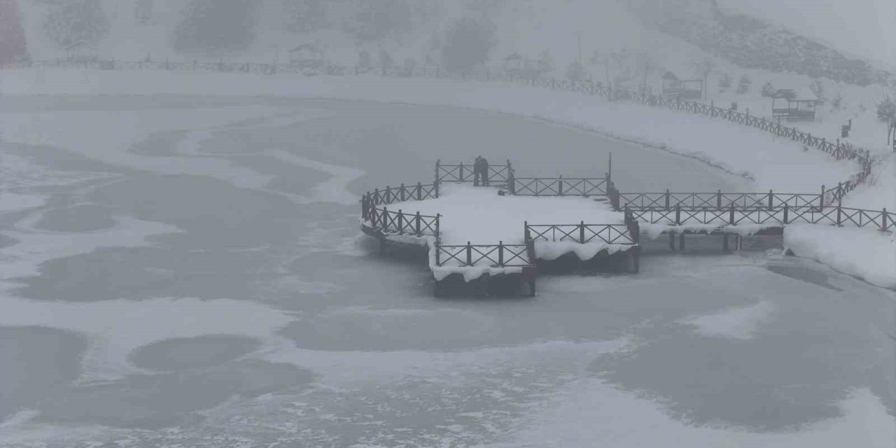 Erzincan’da dondurucu soğuklar etkili oldu: Eksi 14 derece ölçüldü