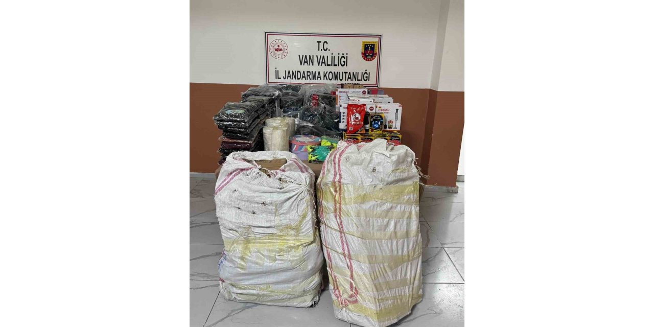 Başkale’de gümrük kaçağı malzeme ele geçirildi