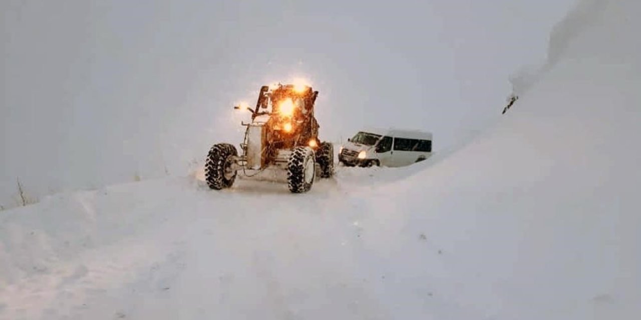 Erzincan’da kar ve tipi nedeniyle 341 köy yolu ulaşıma kapandı
