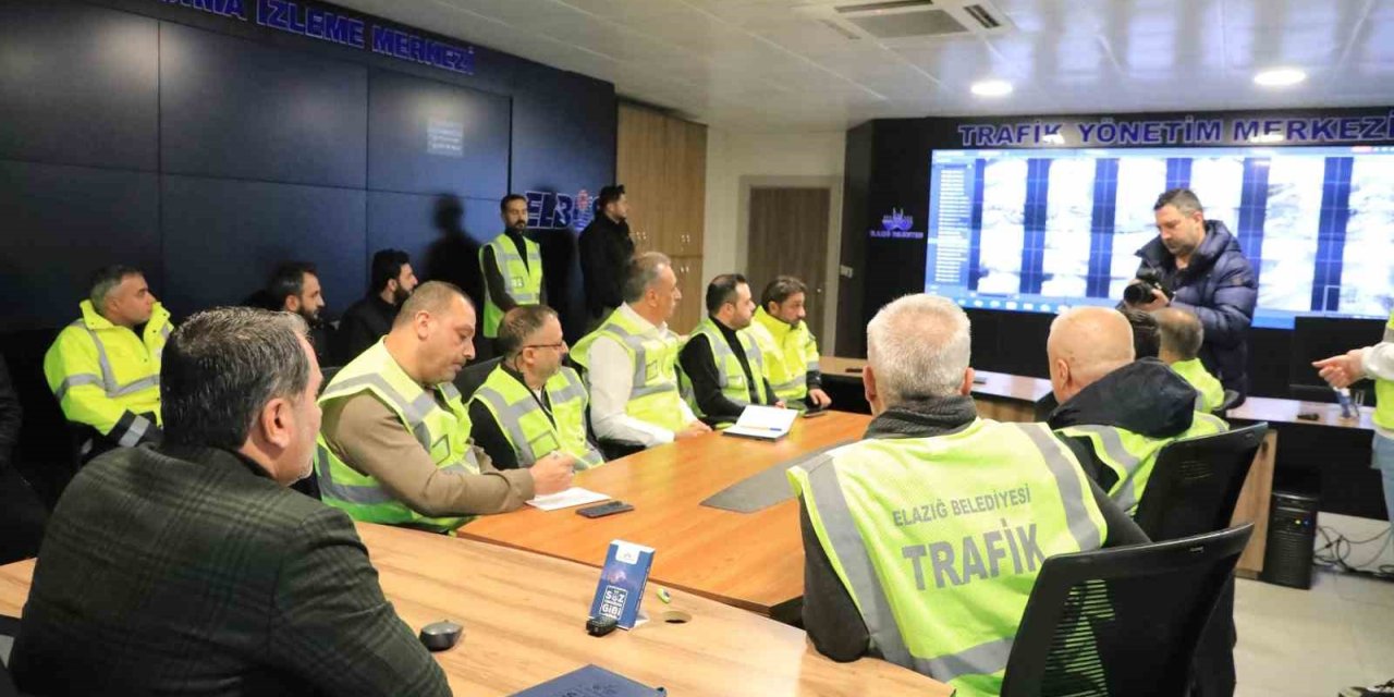 Başkan Şerifoğulları, karla mücadele çalışmalarını inceledi