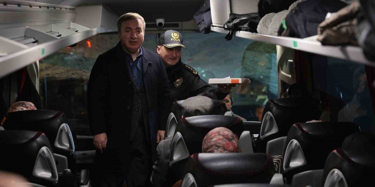 Vali Aydoğdu, yeni yıla polis uygulama noktasında girdi