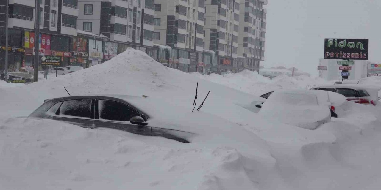Bitlis kara gömüldü, 335 köy yolu kapalı