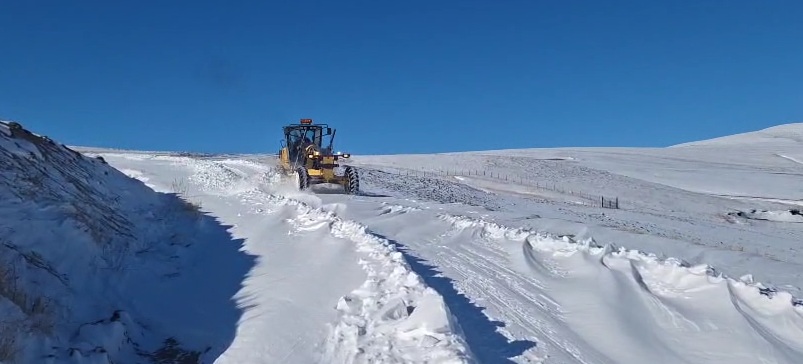 Kars'ta 214 köy yolu ulaşıma kapandı