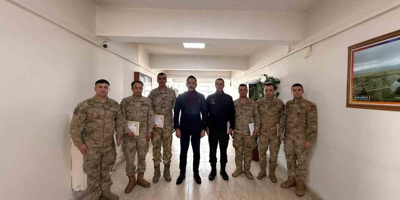 Jandarma personeline başarı belgesi verildi