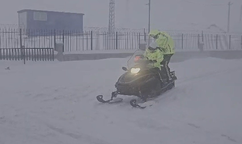 Yoğun kar ve buzlanmaya karşı Bitlis’te kar motorlu önlem
